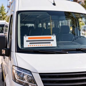Servis aracı güzergâh levhası (temsili görsel)
